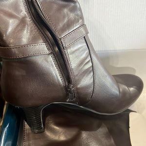 Karen Scott mid calf boots